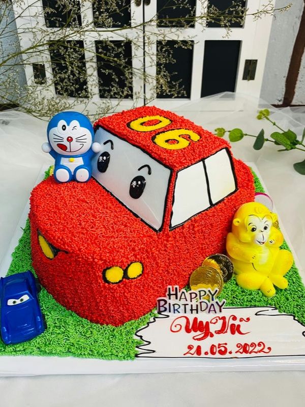 BBT21 – Bánh sinh nhật ô tô đỏ 06